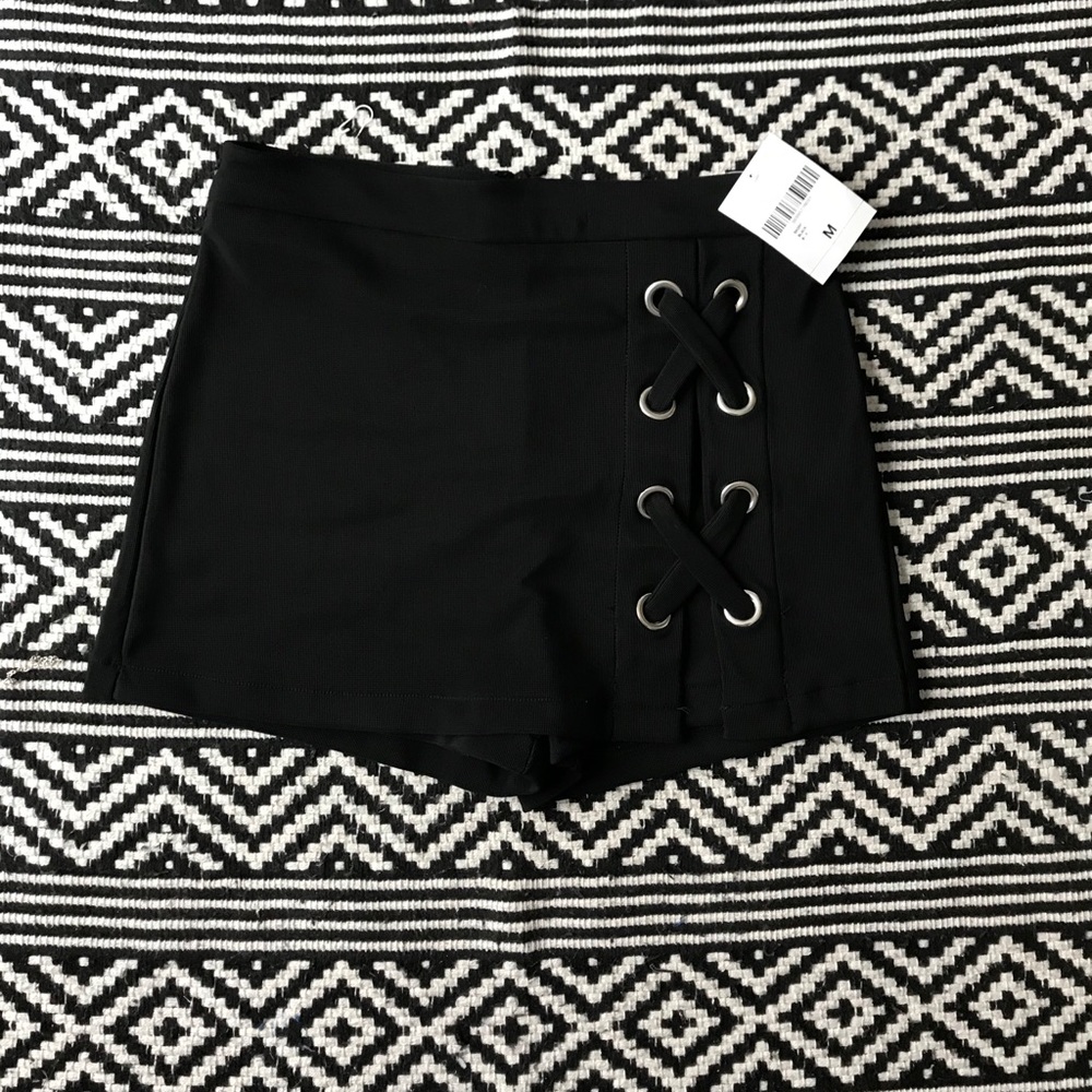 Black Skort